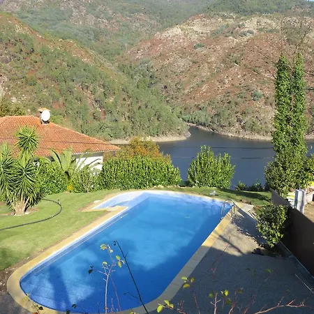 Casa Camelias * Виейра-ду-Минью